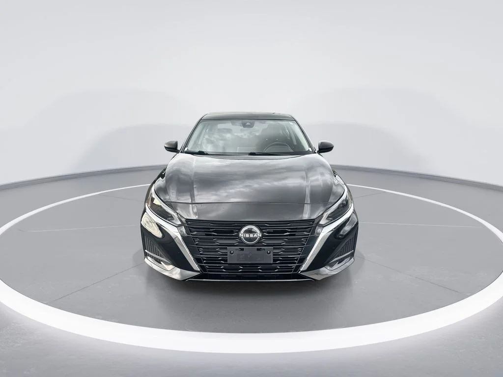 Used 2024 Black Nissan 2.5 SV image 3