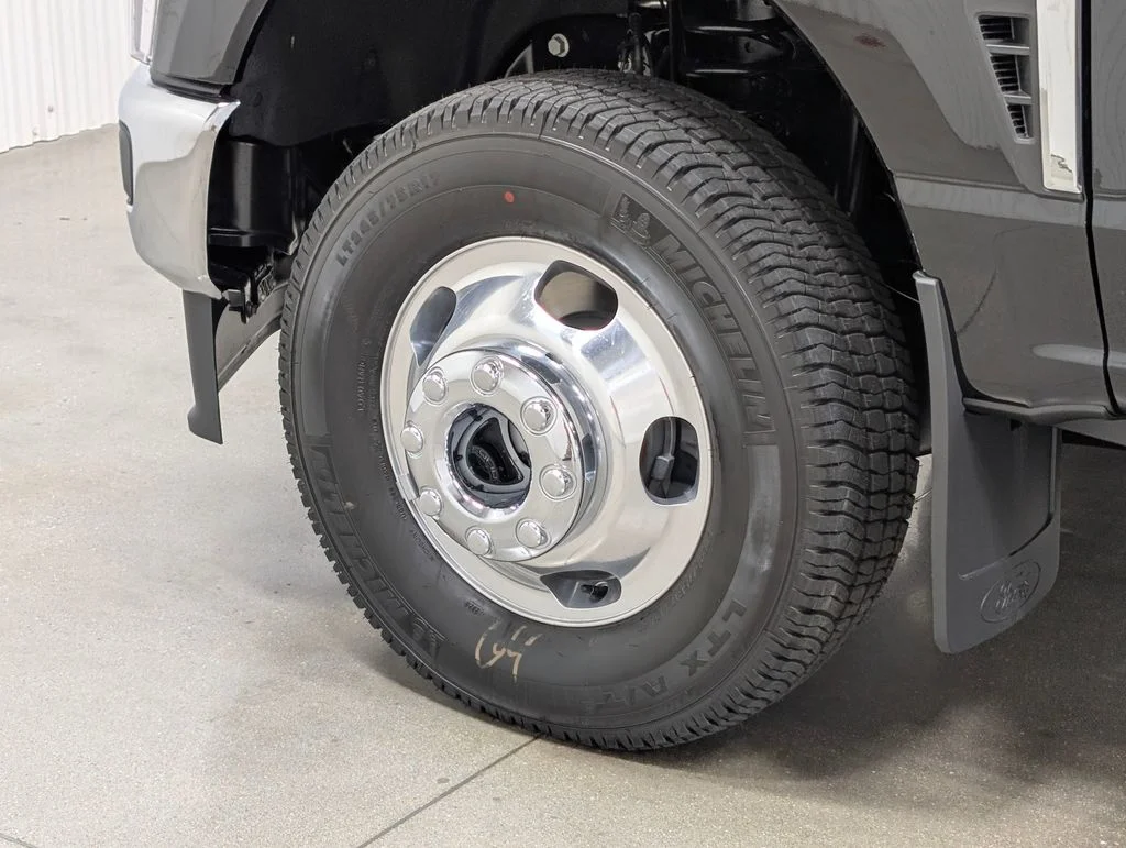 New 2026 Agate Black Metallic Ford F-350® King Ranch® image 2