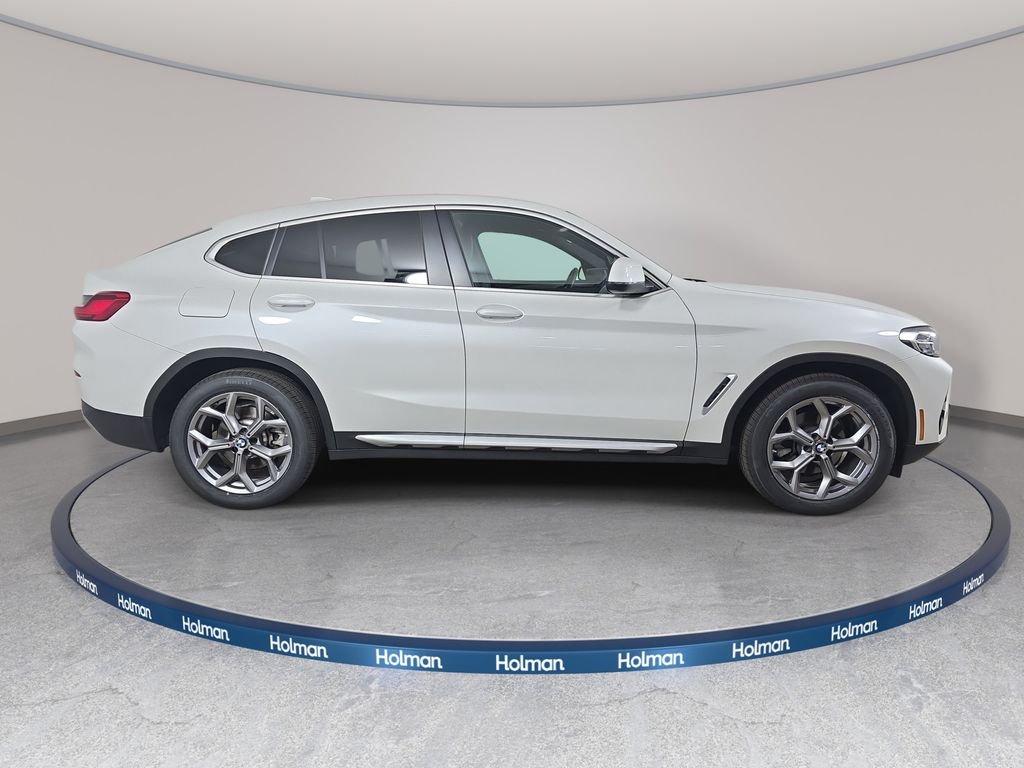 Certified Used 2025 Mineral White Metallic BMW xDrive30i image 4