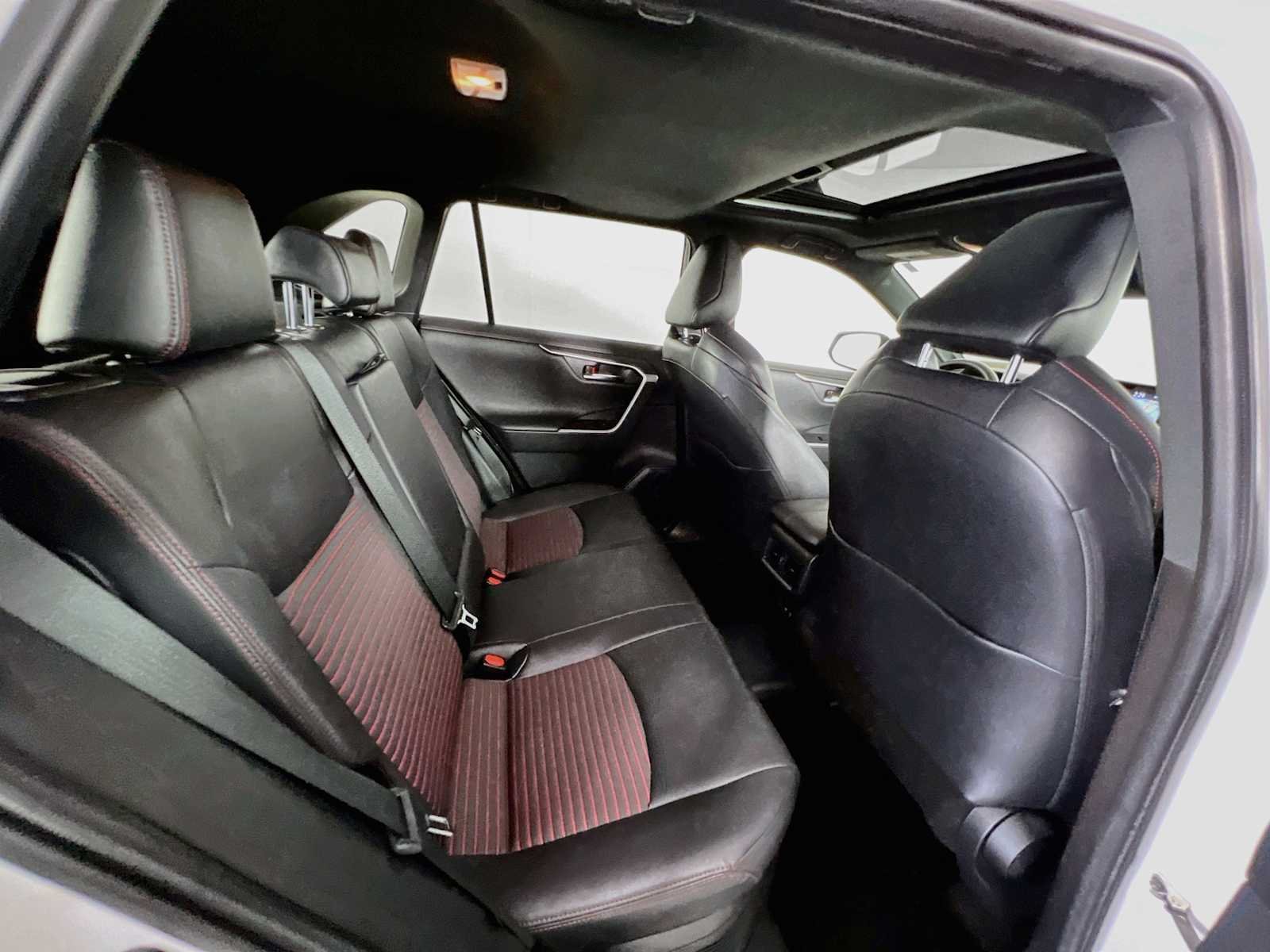 Used 2021 Blizzard Pearl w/Midnight Black Roof Toyota XSE image 28