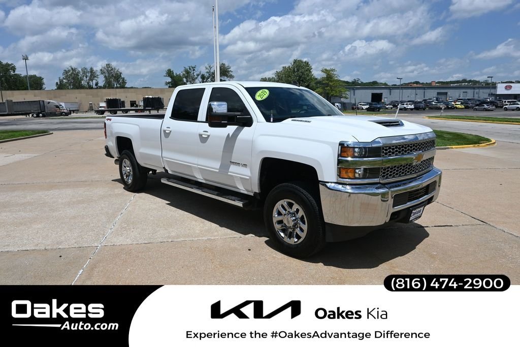 Used 2019 Summit White Chevrolet LT image 1