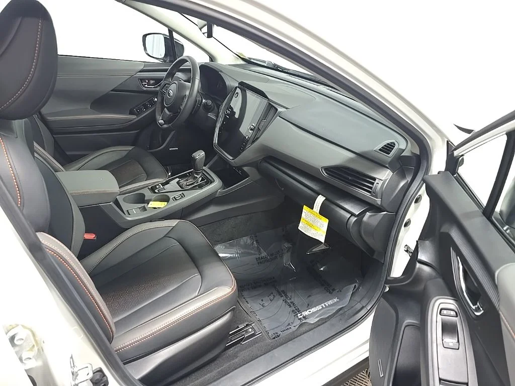 Used 2025 Crystal White Pearl Subaru Limited image 20