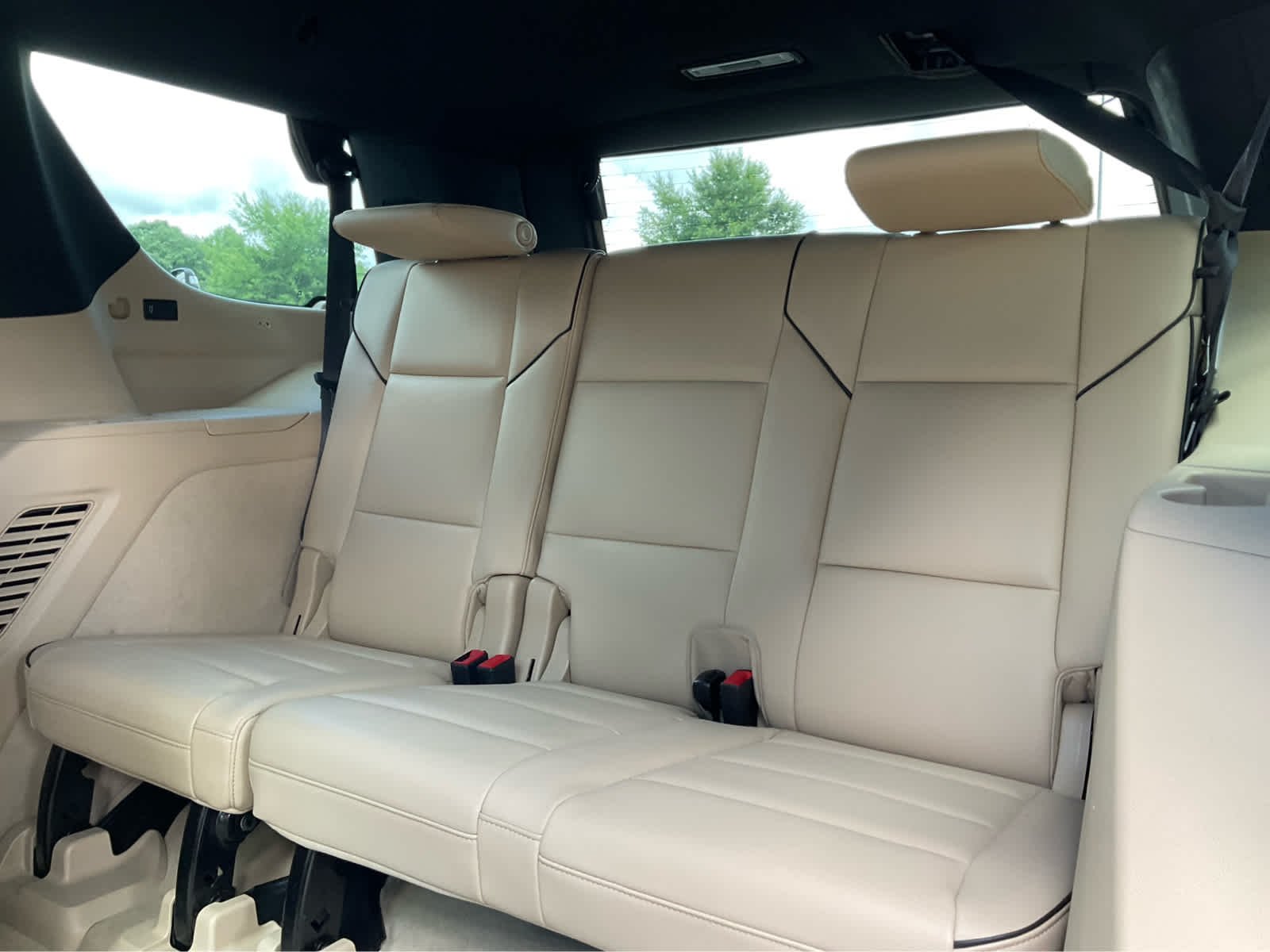 Used 2023 Crystal White Tricoat Cadillac 4WD Premium Luxury image 25