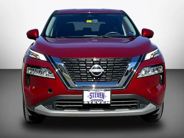 Used 2023 Red Nissan SV image 2