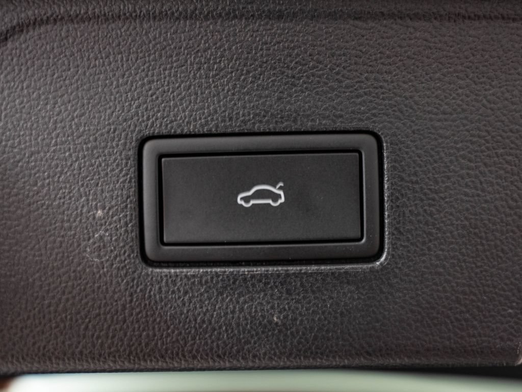 Used 2025 Pure White Volkswagen 2.0T Peak Edition image 22
