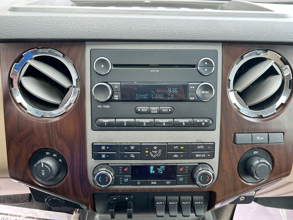 Used 2011  Ford Lariat image 13