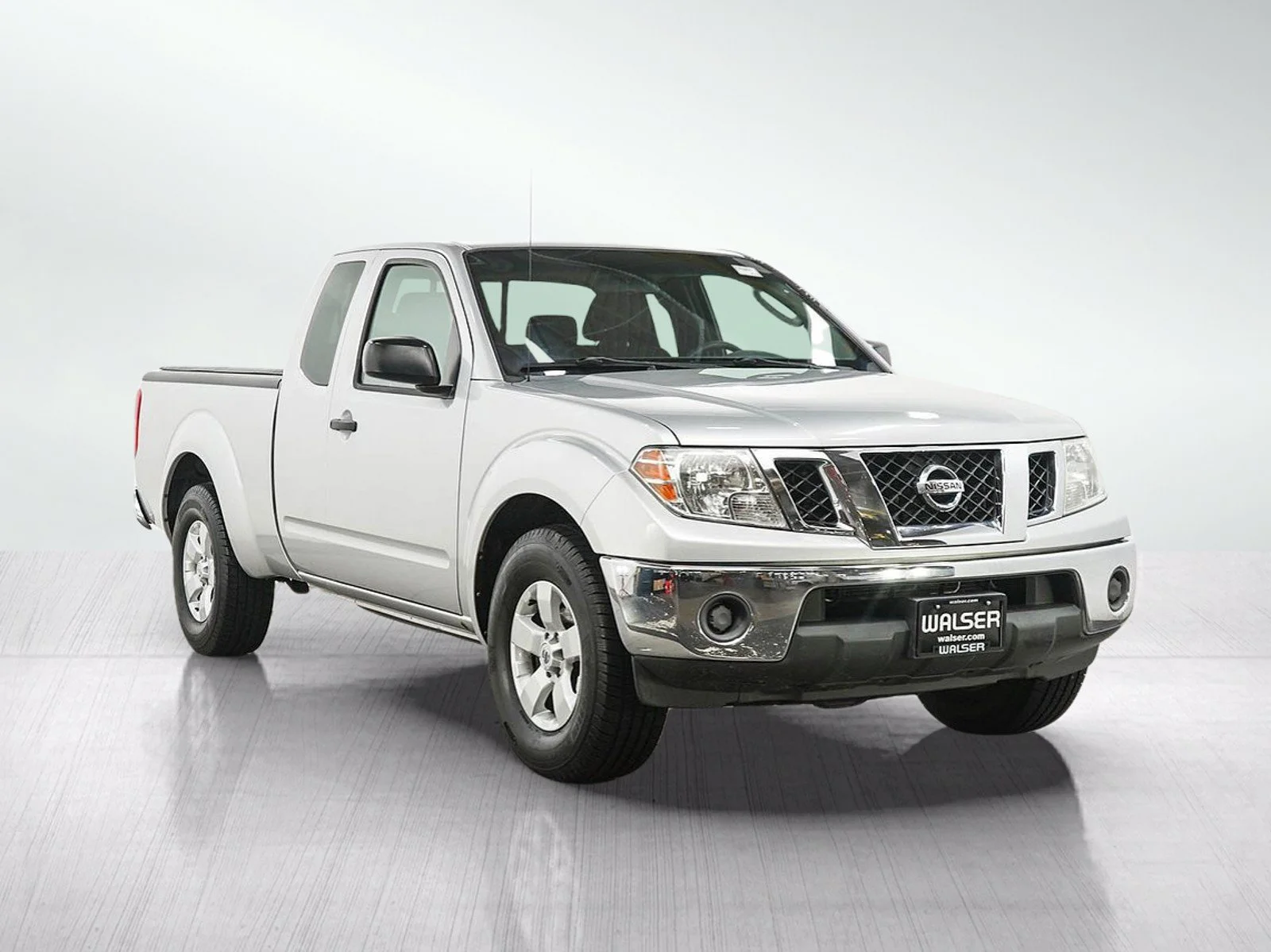 Used 2009 Silver Lightning Metallic Nissan SE image 7