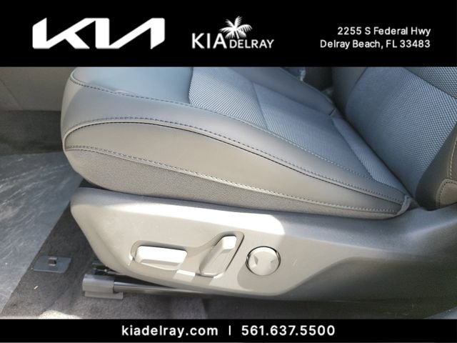 New 2026 Snow White Pearl Kia WIND image 18