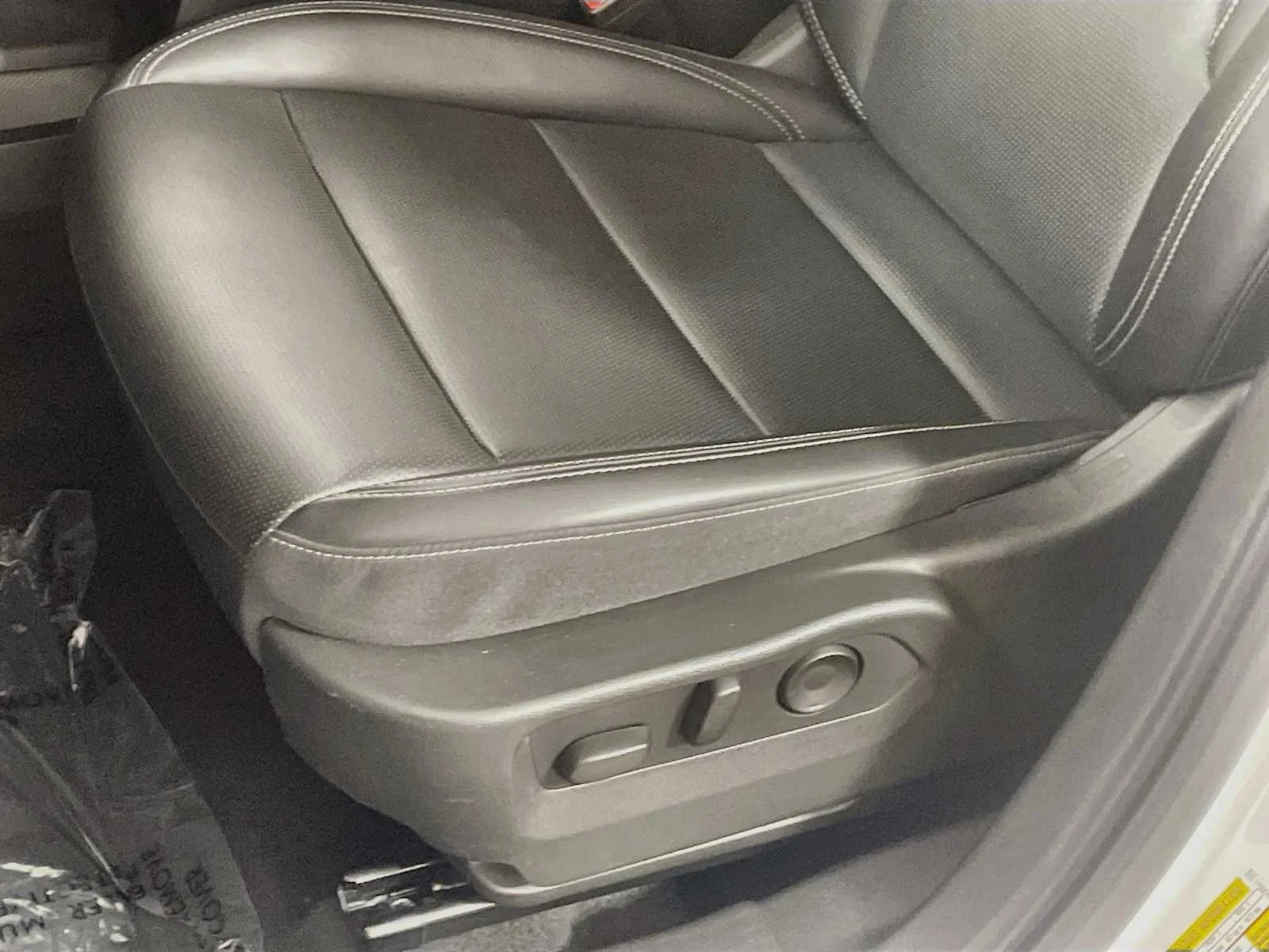 Used 2024 Summit White Buick Preferred image 18