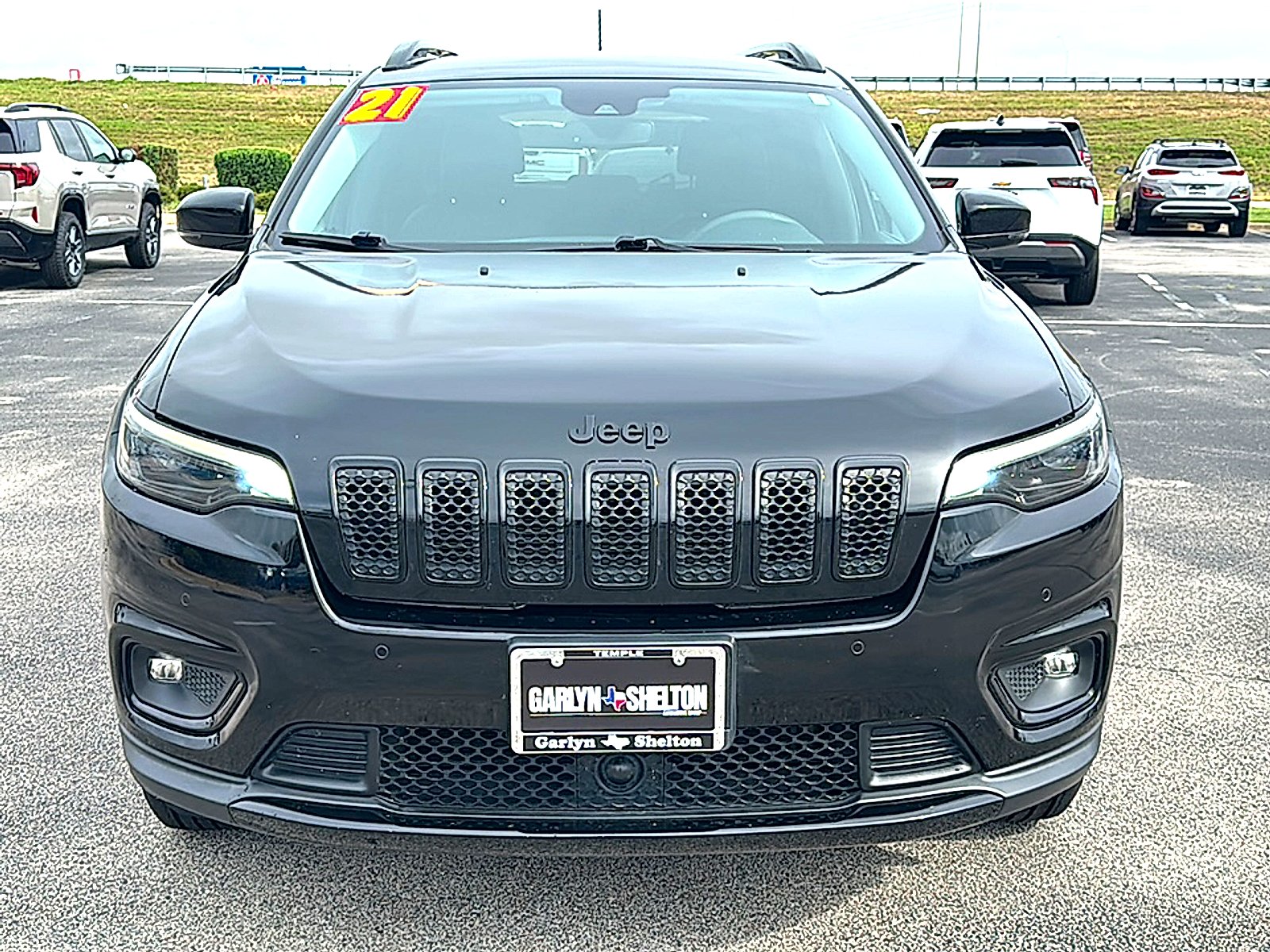Used 2023 Diamond Black Crystal Pearlcoat Jeep Altitude Lux 4x4 image 11