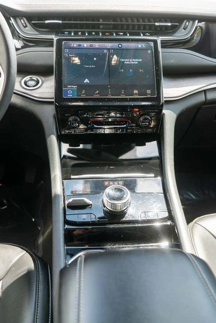 Used 2023 White Jeep 4xe image 17