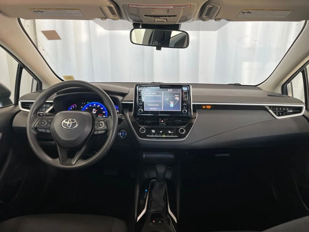 Used 2020 Silver Toyota LE image 9