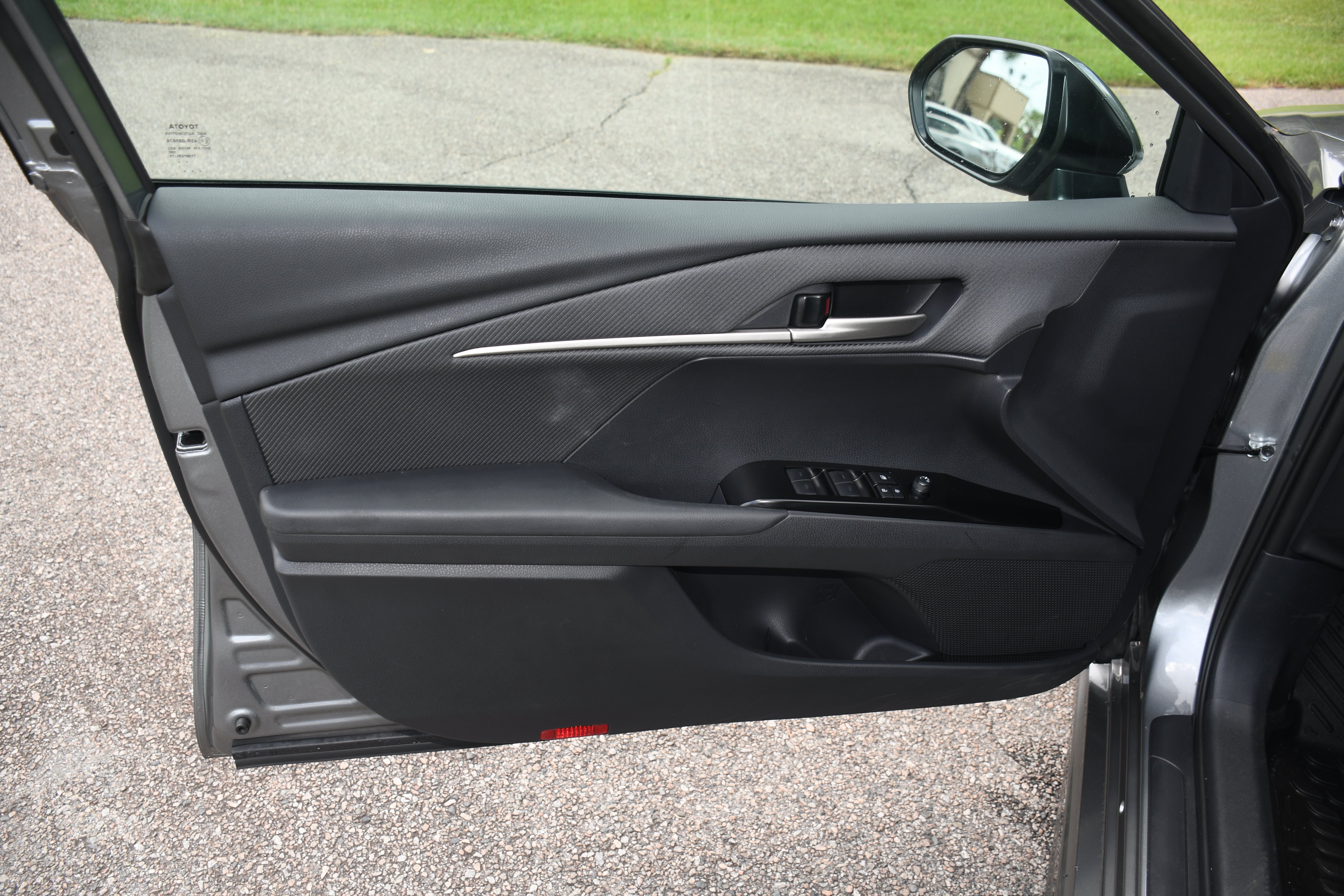 Used 2026  Toyota SE image 9