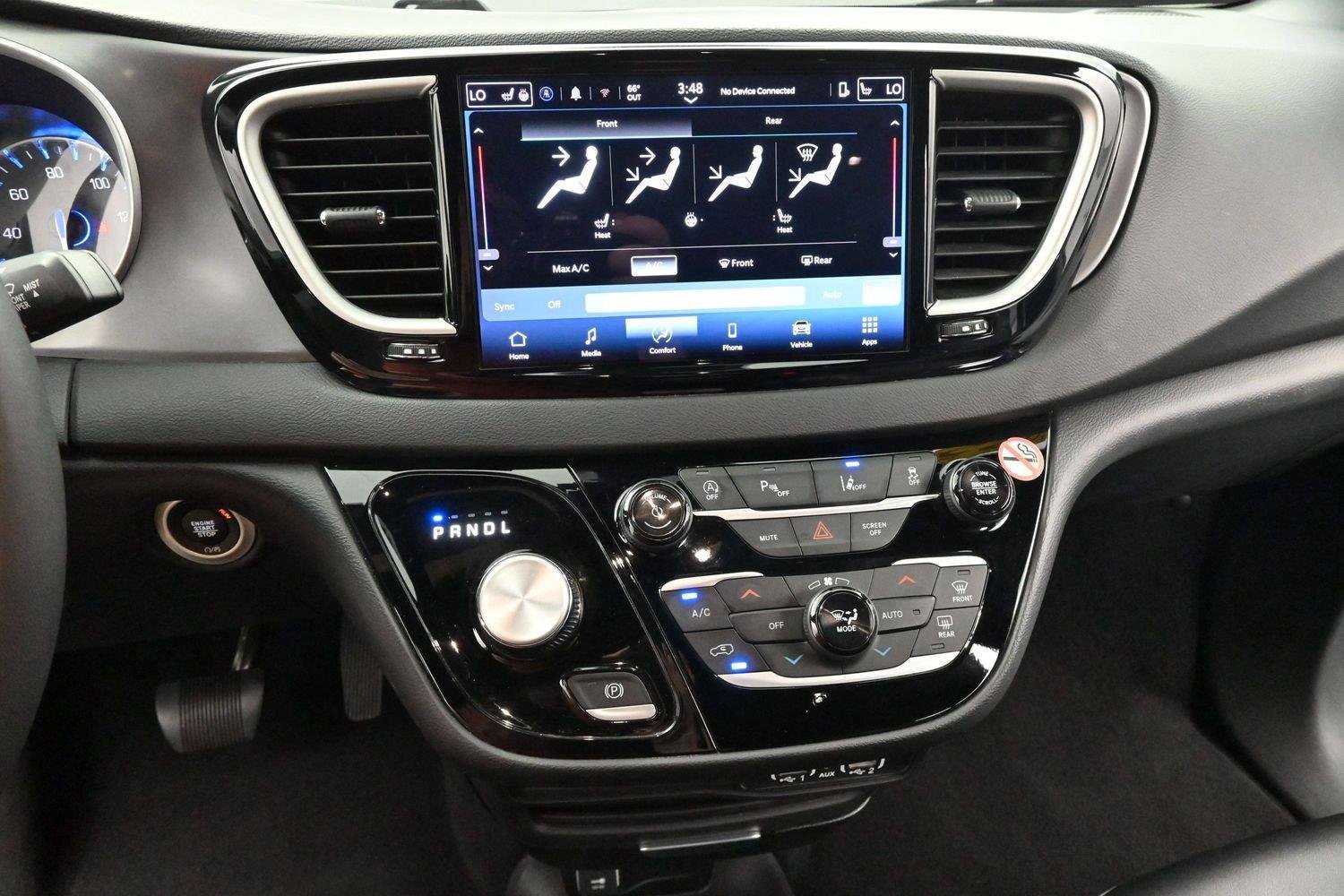 Used 2025 Diamond Black Crystal Pearlcoat Chrysler Select image 20