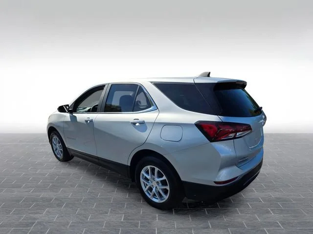 Used 2022 Silver Ice Metallic Chevrolet LT image 6