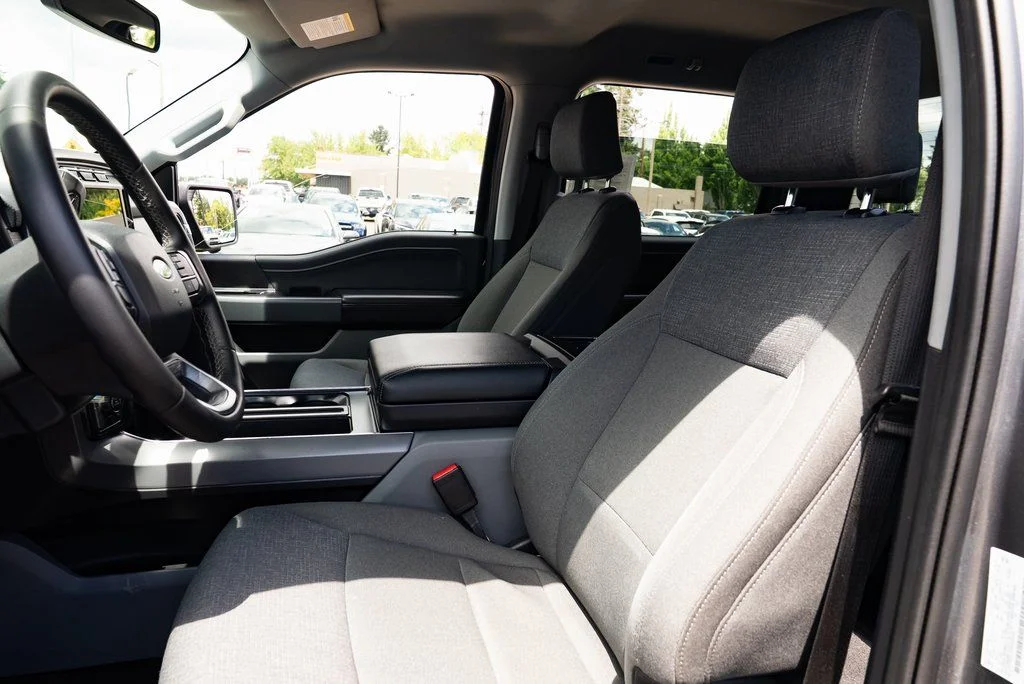 Used 2024 Gray Ford XLT image 19
