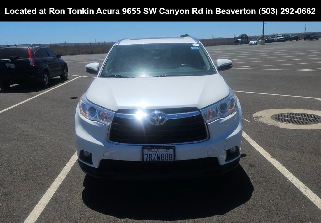 Used 2016 Blizzard Pearl Toyota XLE V6 image 6