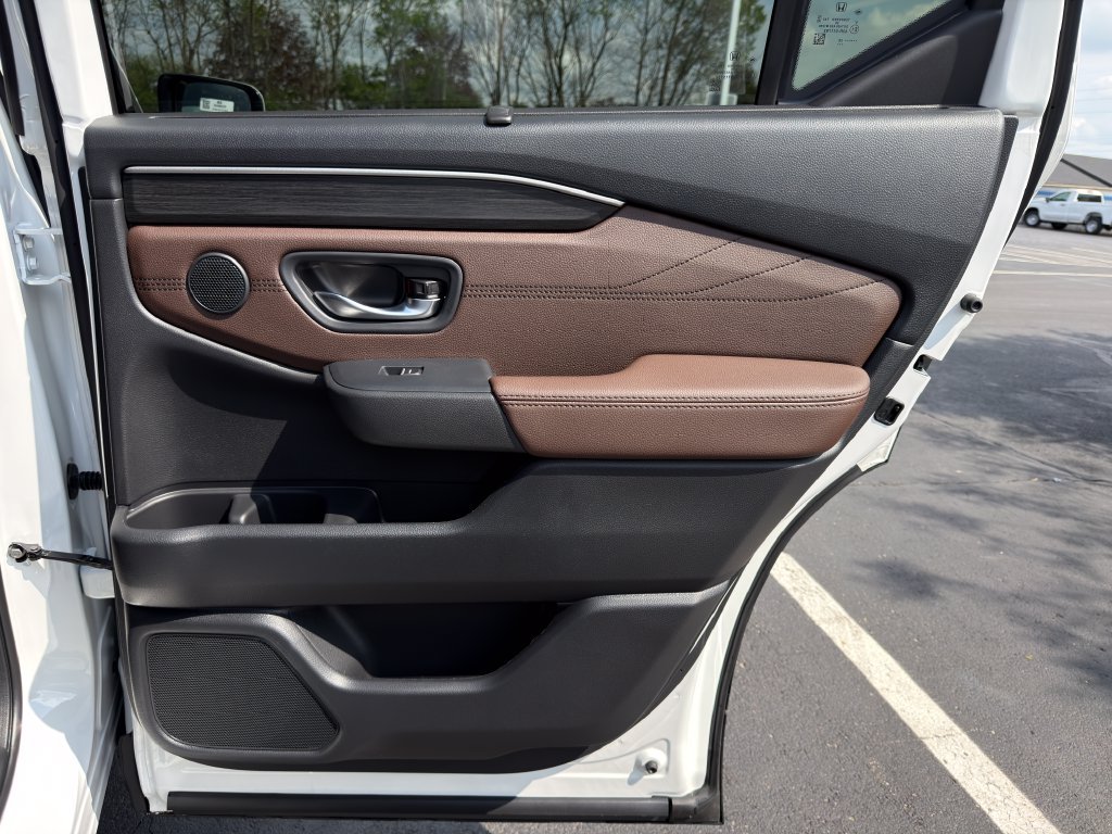 New 2026 Platinum White Pearl Honda Touring image 24