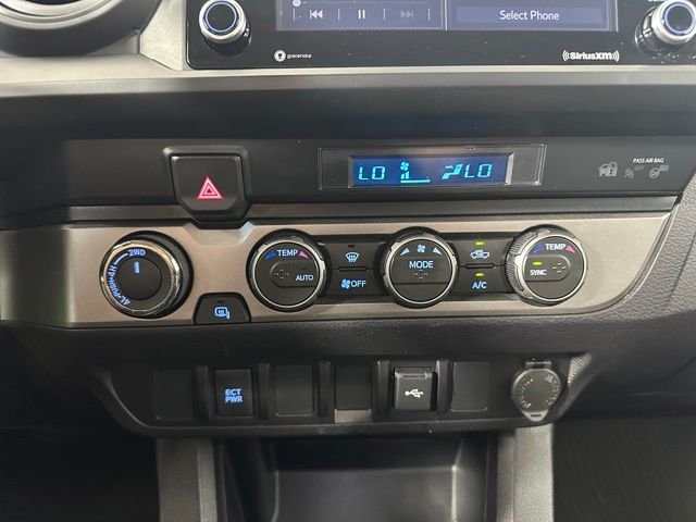 Used 2021 White Toyota SR image 19