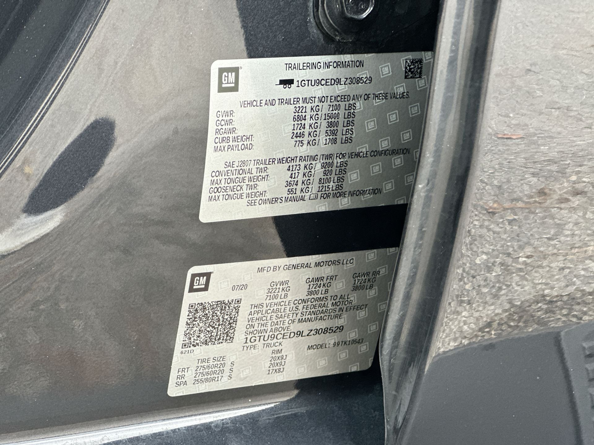 Certified Used 2020 CARBON BLACK METALLIC GMC Elevation image 33