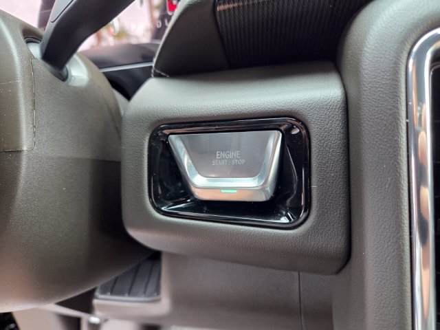 New 2026 Onyx Black GMC Elevation image 28