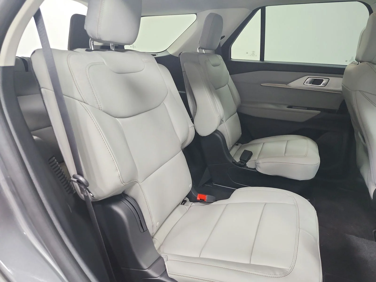 New 2026 Carbonized Gray Metallic Ford Active image 45