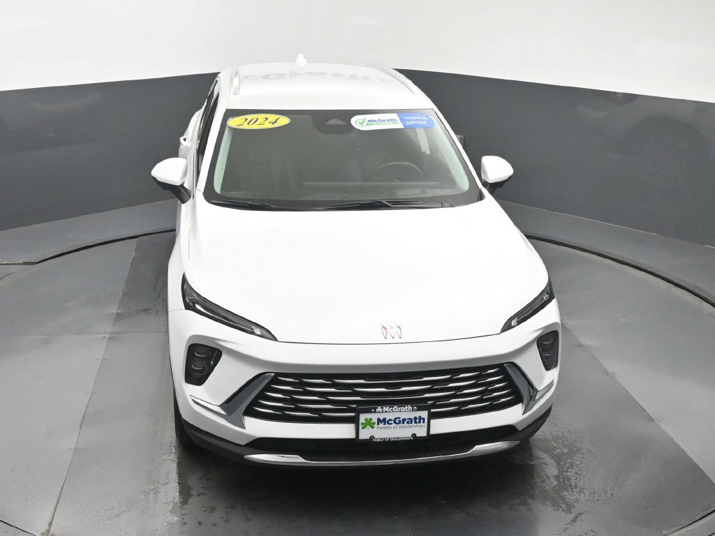 Used 2024 White Buick Preferred image 27