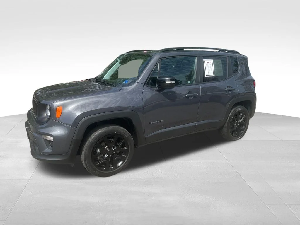 Used 2023 Gray Jeep Altitude image 3
