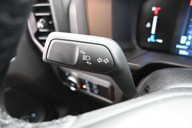 New 2026 Space White Metallic Ford Outer Banks® image 17