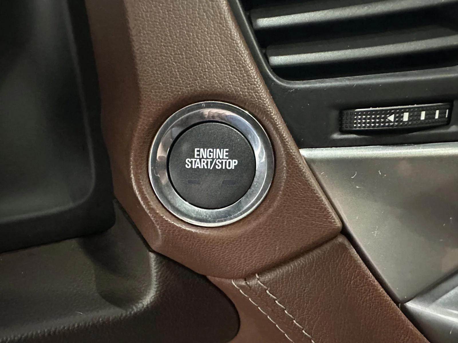 Used 2018 TUNGSTEN METALLIC Chevrolet Premier image 16