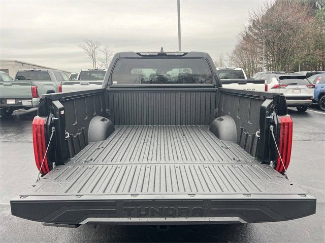 2025 Toyota Tundra Limited - Photo 18