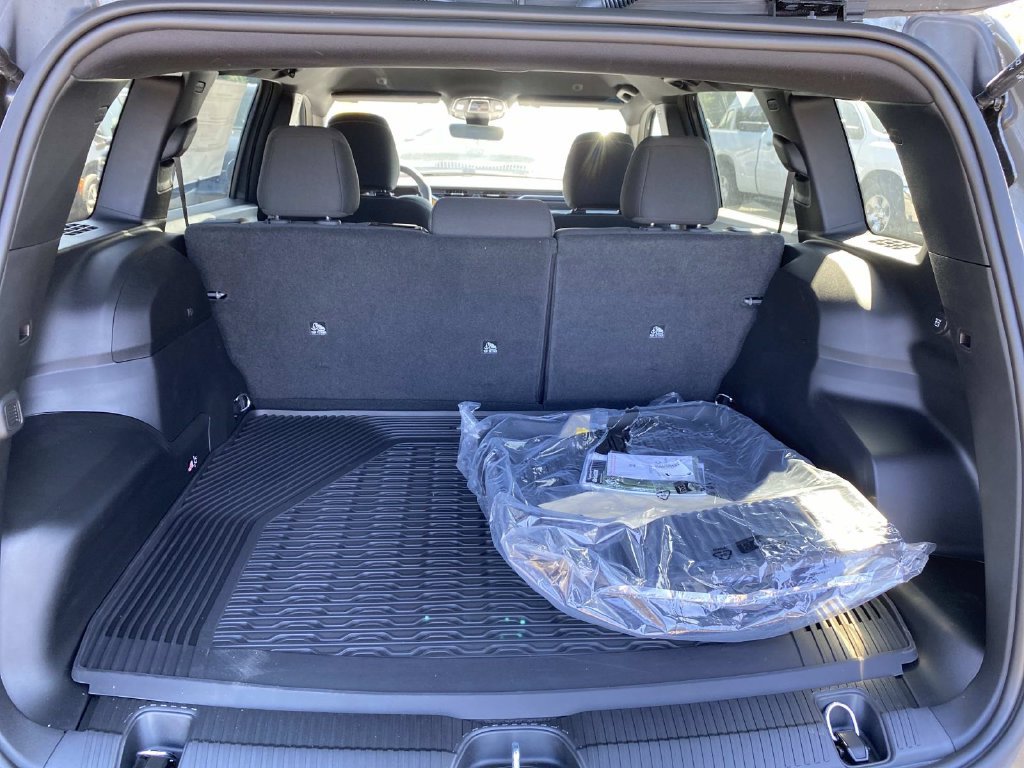 New 2026 Sting-Gray Clear-Coat Exterior Paint Jeep Laredo image 4