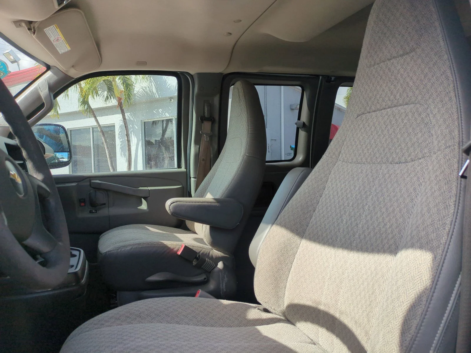 2019 Chevrolet Express Passenger LT - Photo 22