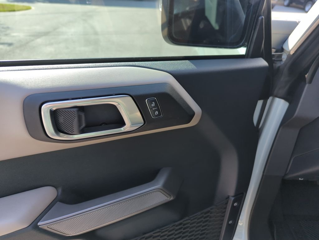Used 2022 Green Ford Wildtrak image 18