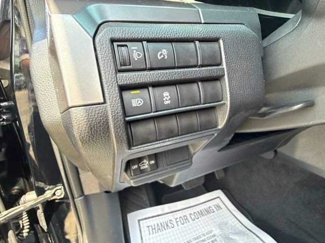 2025 Toyota Tacoma SR5 - Photo 17