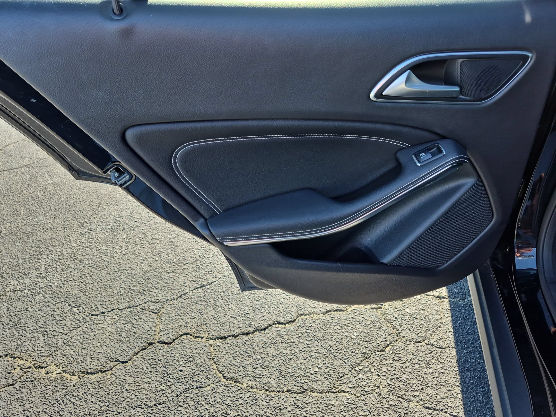 Used 2019 Cosmos Black Metallic Mercedes-Benz GLA 250 image 27