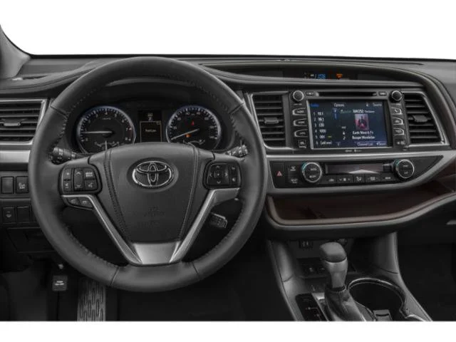 Used 2015 Creme Brulee Mica Toyota XLE image 10