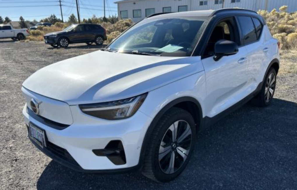 2023 Volvo XC40