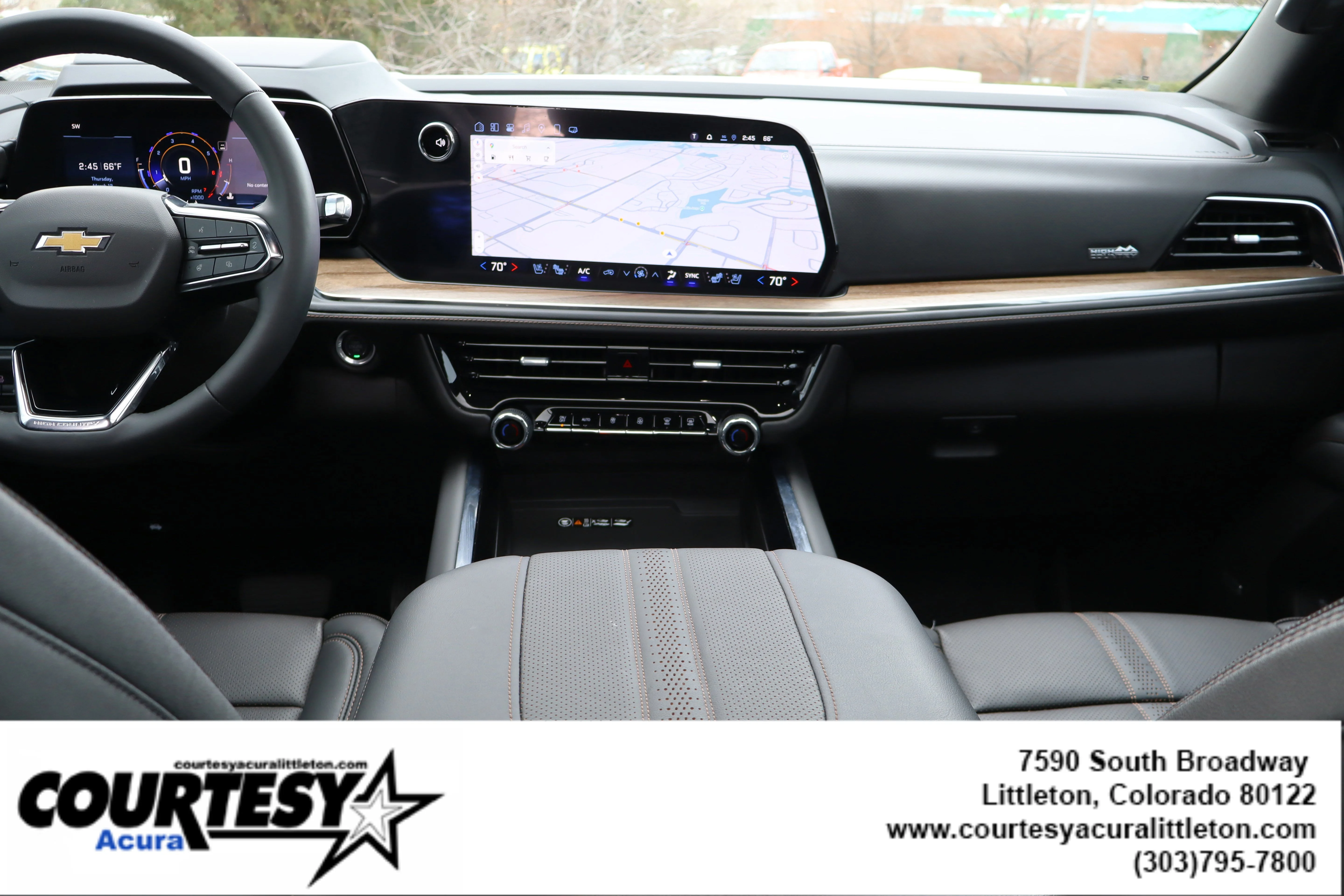 Used 2025 Iridescent Pearl Tricoat Chevrolet High Country image 10