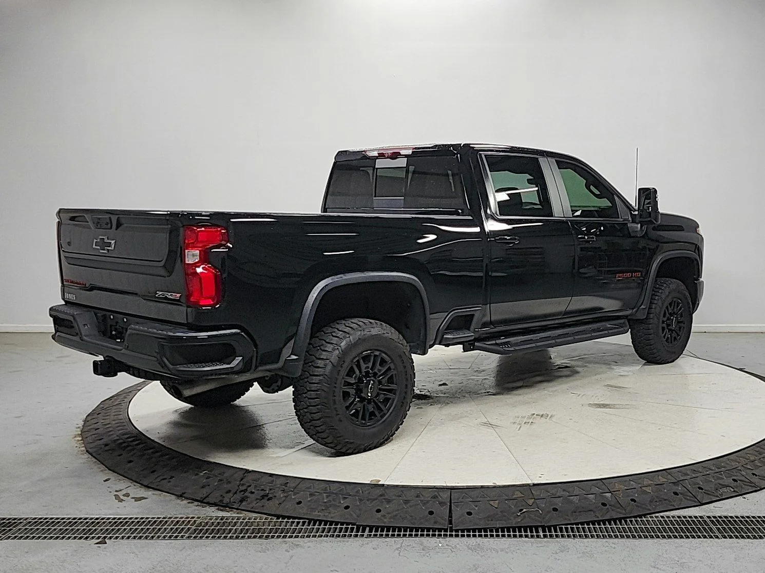 Used 2024 Black Chevrolet ZR2 image 7