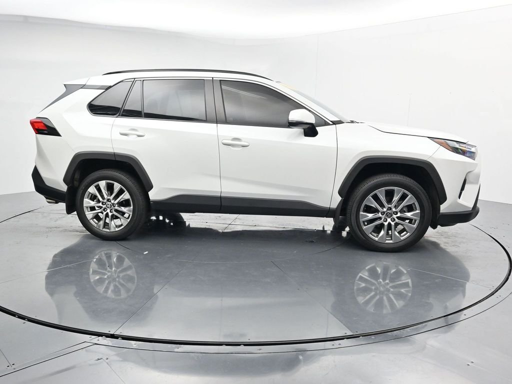 Used 2024 Beige Toyota XLE Premium image 9