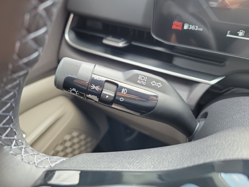 New 2026 Ivory Silver Kia SX image 29