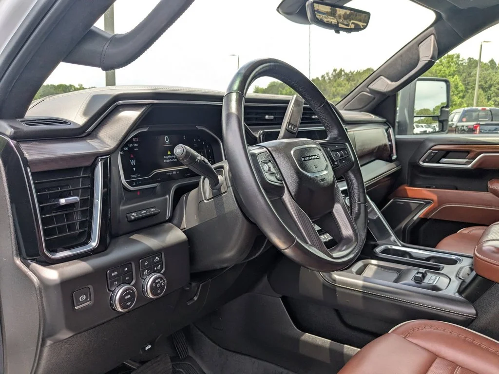 Used 2024 White Frost Tricoat GMC Denali Ultimate image 14