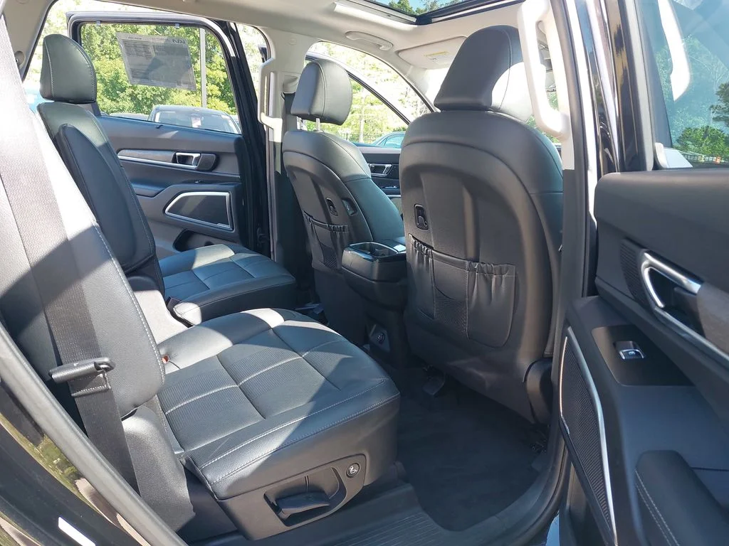 Used 2022 Black Kia SX image 11