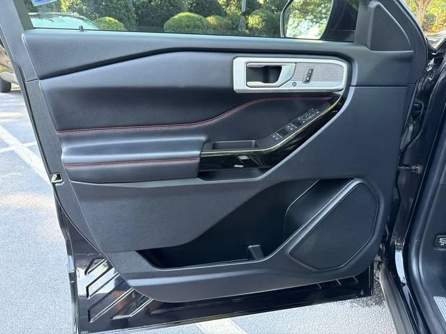 Used 2022 Black Ford ST-Line image 10