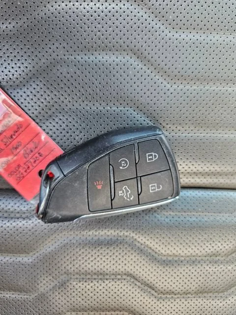 Used 2025 Black Chevrolet ZR2 image 29