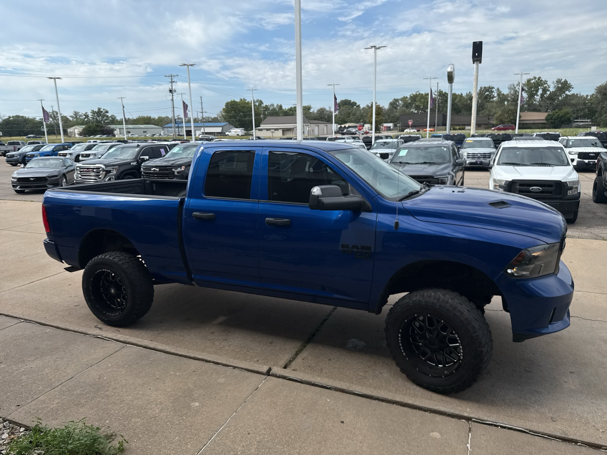 Used 2019 Blue Ram Express image 5