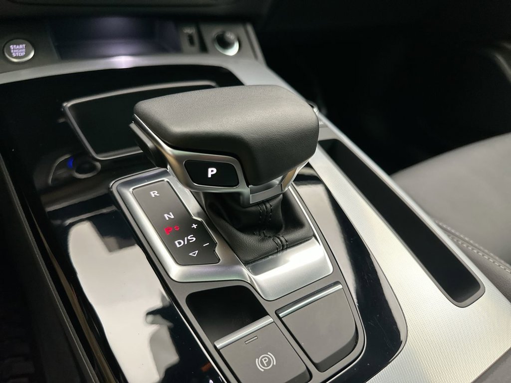 Used 2025 Daytona Gray Pearl Effect Audi 45 S line Premium image 24
