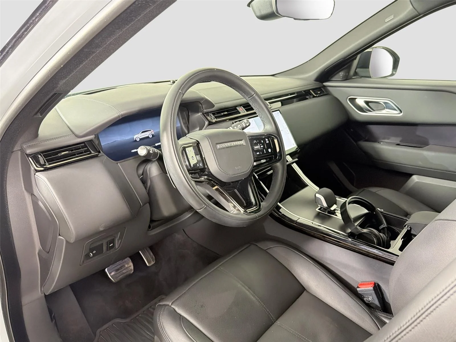 Used 2026 Arroios Grey Land Rover Dynamic SE image 9