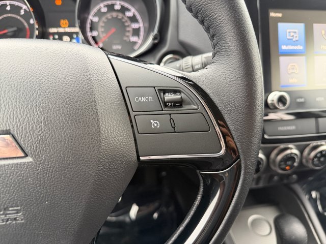 Used 2022  Mitsubishi 2.0 SE image 24